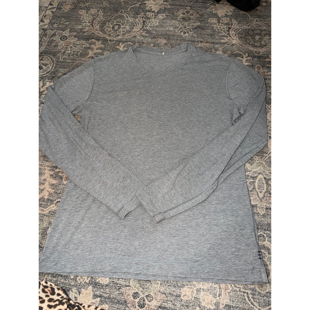 Men's Gray Lululemon Athletic V-Neck Long Sleeve Top